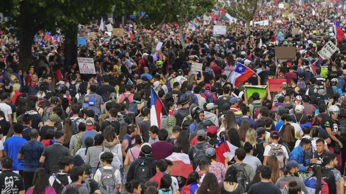 mega marcha protestas manifestaciones chile piñera 2019 fotos afp (10)